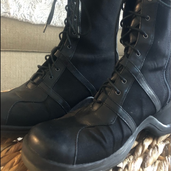 Kenneth Cole Reaction Black Zipper Combat Boots - Picture 2 of 6